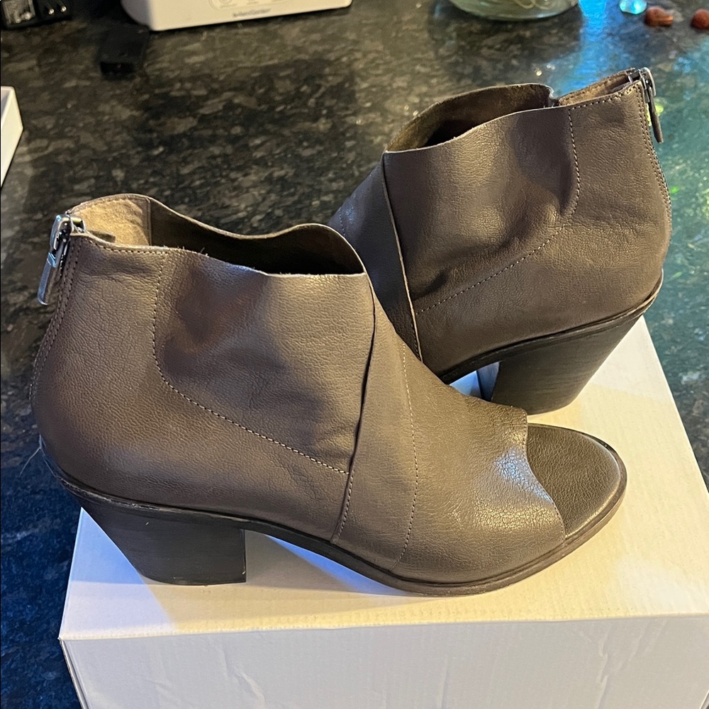 Eileen Fisher Gunmetal Gray Soft Leather Open Toe Ankle Heels